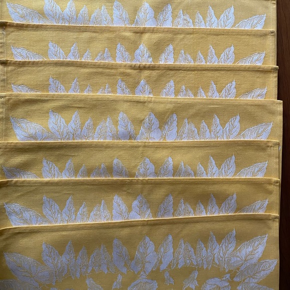 Le Jacquard Francais Primrose Bordier 8 Yellow/White Placements 13.5”x19”- $165 - Picture 5 of 6
